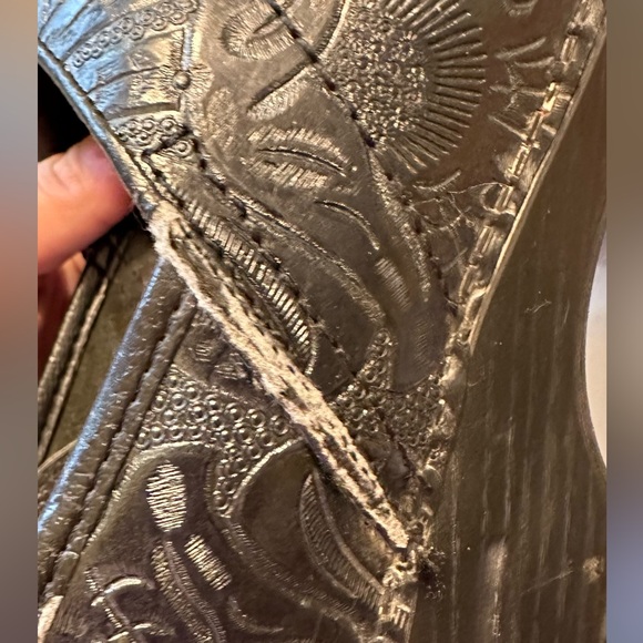 Dansko Black Tooled Leather Clogs Women’s Sz 10.5 / 41 - Picture 9 of 9